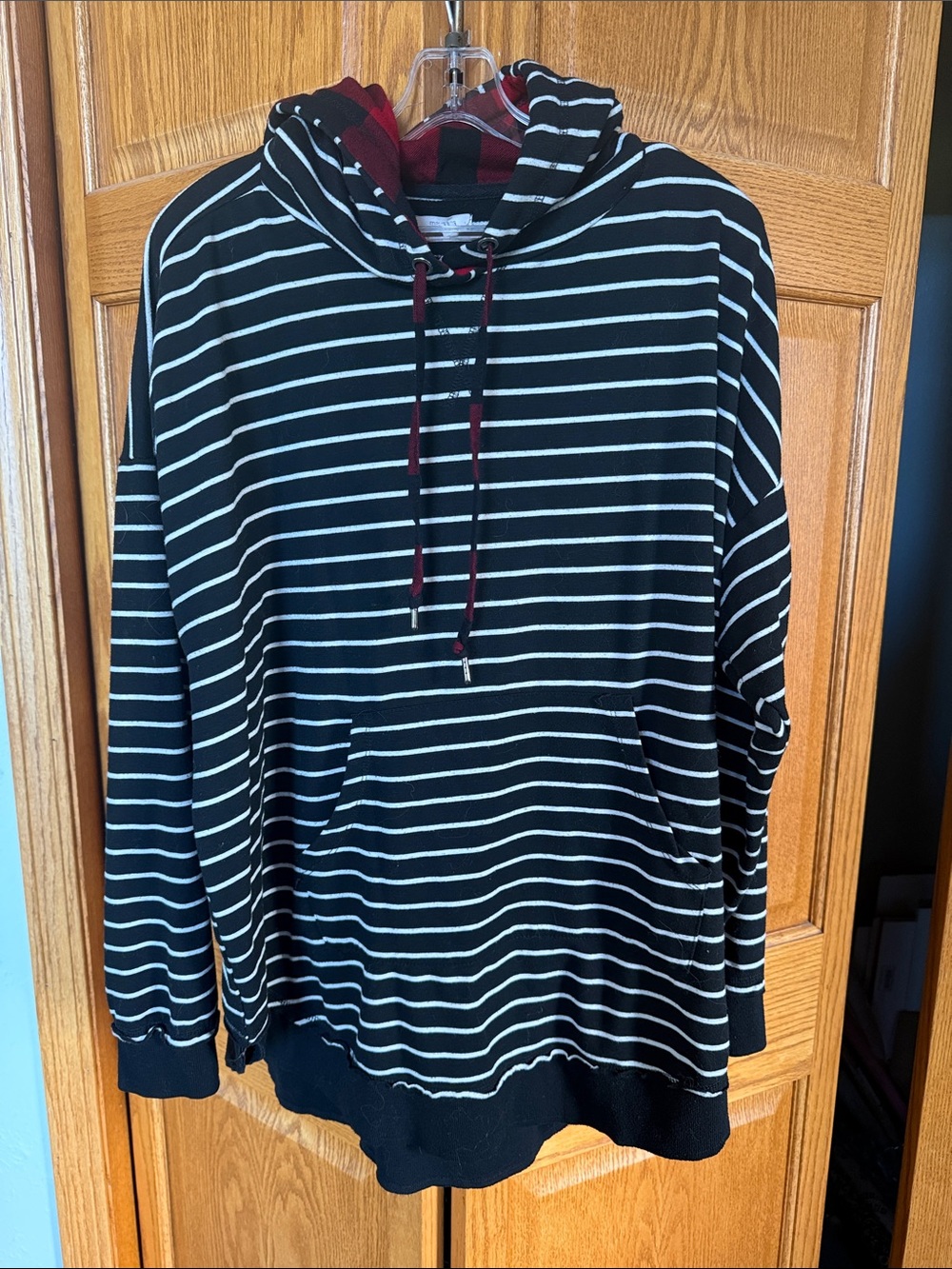 Maurice’s Black & White Striped Buffalo plaid hoodie